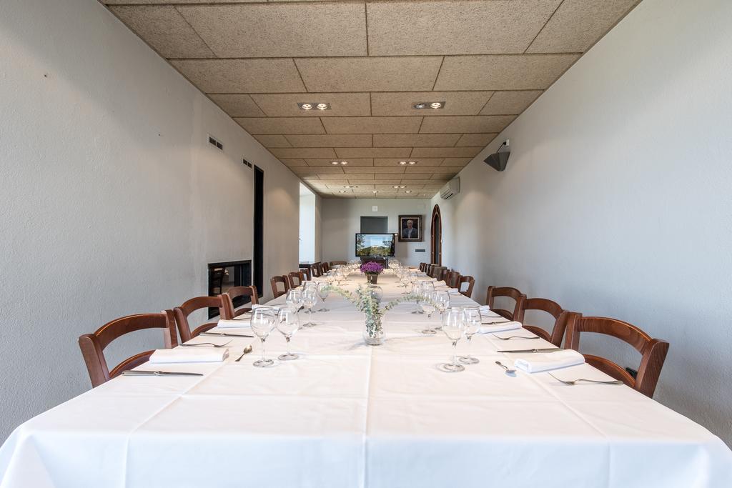 Hostatgeria Restaurant Els Angels Hotel Madremanya Luaran gambar